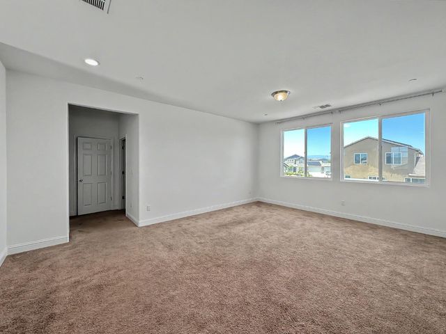 2698 N Arroyo Avenue, Fresno, CA 93727