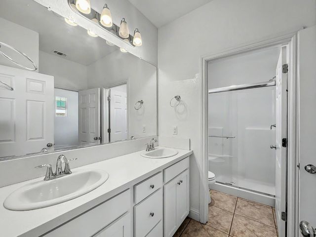 2698 N Arroyo Avenue, Fresno, CA 93727