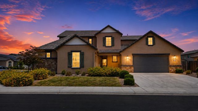 2698 N Arroyo Avenue, Fresno, CA 93727