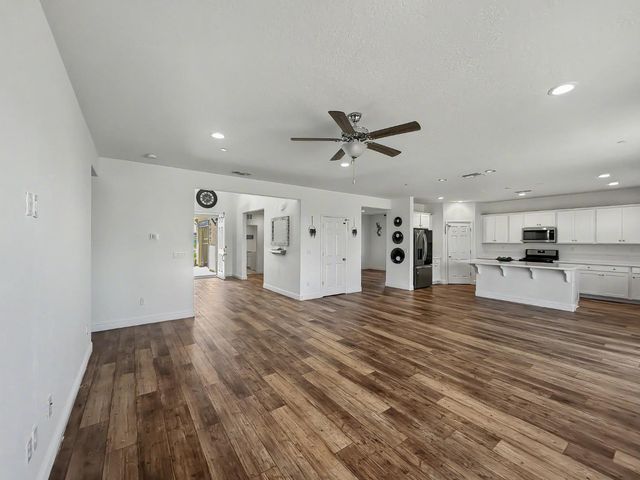 2698 N Arroyo Avenue, Fresno, CA 93727