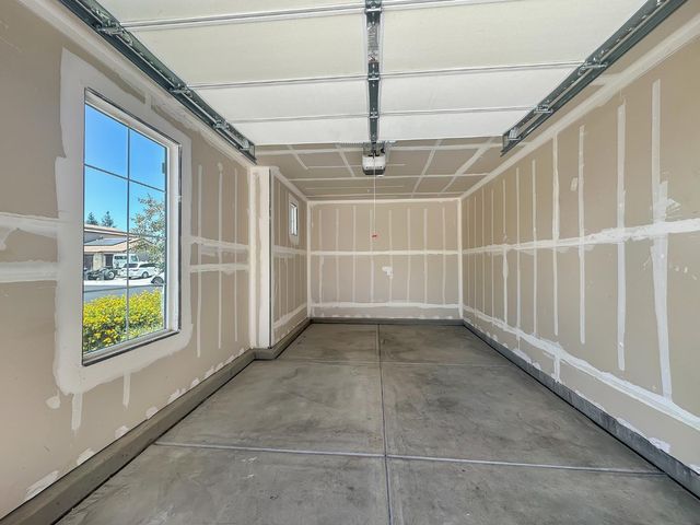 2698 N Arroyo Avenue, Fresno, CA 93727
