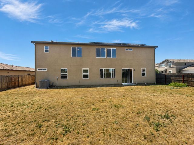2698 N Arroyo Avenue, Fresno, CA 93727