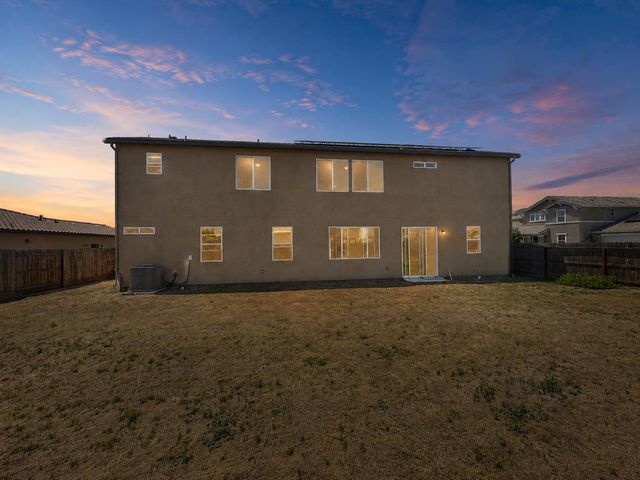 2698 N Arroyo Avenue, Fresno, CA 93727