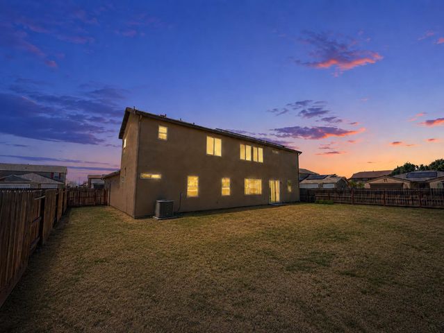 2698 N Arroyo Avenue, Fresno, CA 93727