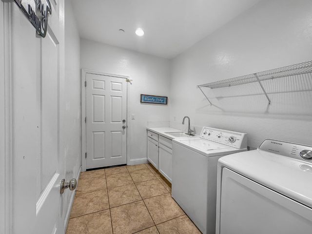 2698 N Arroyo Avenue, Fresno, CA 93727