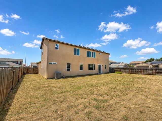 2698 N Arroyo Avenue, Fresno, CA 93727