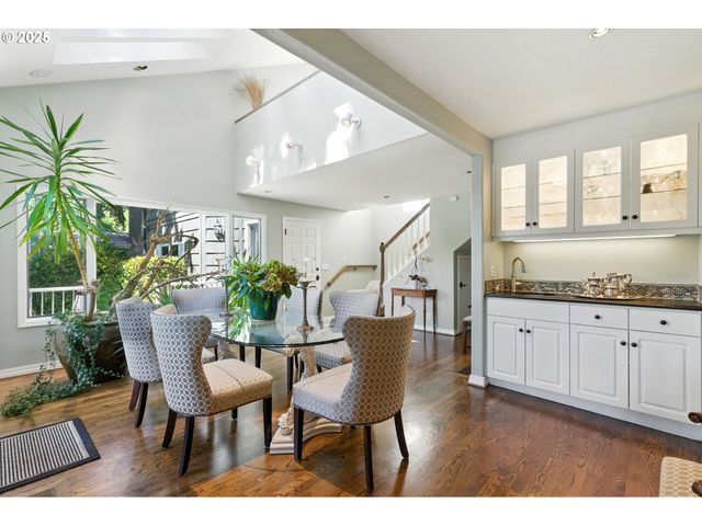 16755 GRAEF Cir, Lake Oswego, OR 97035