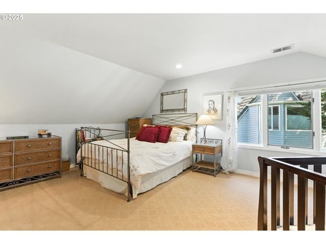 16755 GRAEF Cir, Lake Oswego, OR 97035