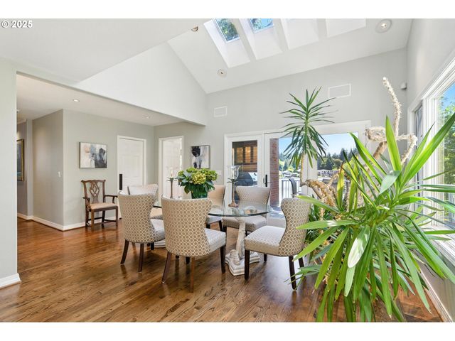 16755 GRAEF Cir, Lake Oswego, OR 97035