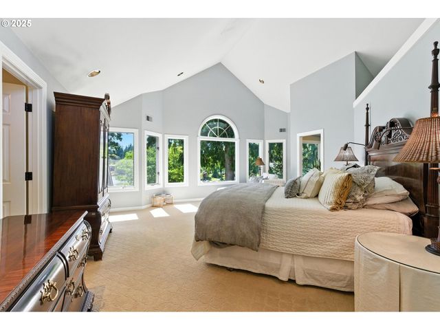 16755 GRAEF Cir, Lake Oswego, OR 97035