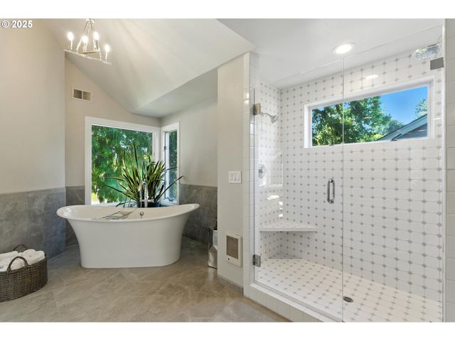 16755 GRAEF Cir, Lake Oswego, OR 97035