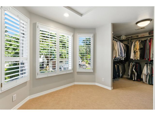 16755 GRAEF Cir, Lake Oswego, OR 97035