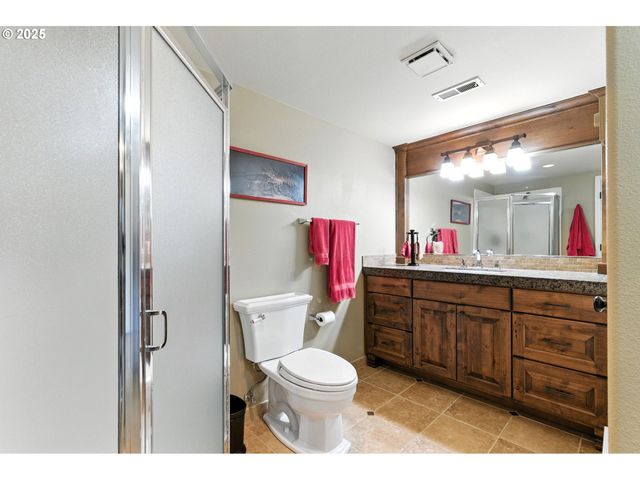 16755 GRAEF Cir, Lake Oswego, OR 97035