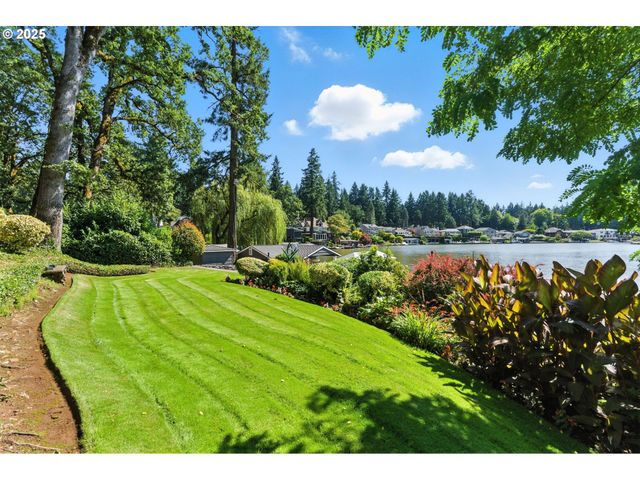 16755 GRAEF Cir, Lake Oswego, OR 97035