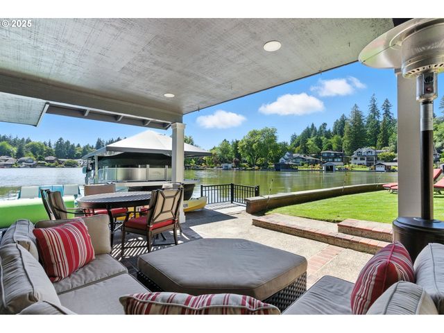 16755 GRAEF Cir, Lake Oswego, OR 97035