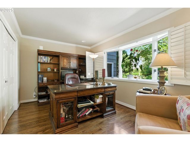 16755 GRAEF Cir, Lake Oswego, OR 97035