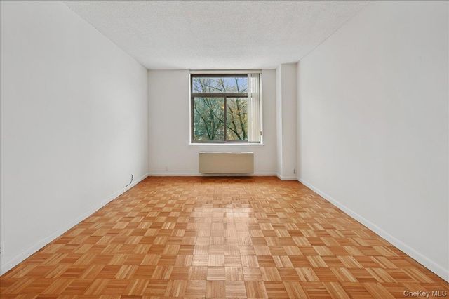 35 N Chatsworth Avenue 5H, Larchmont, NY 10538