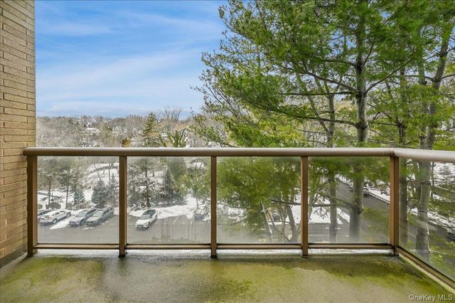 35 N Chatsworth Avenue 5H, Larchmont, NY 10538