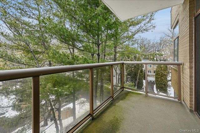 35 N Chatsworth Avenue 5H, Larchmont, NY 10538