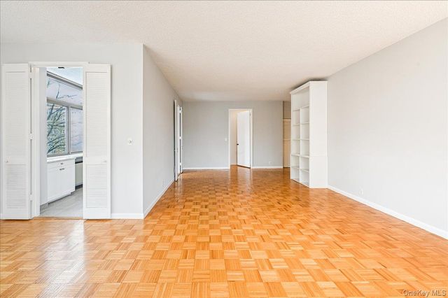 35 N Chatsworth Avenue 5H, Larchmont, NY 10538