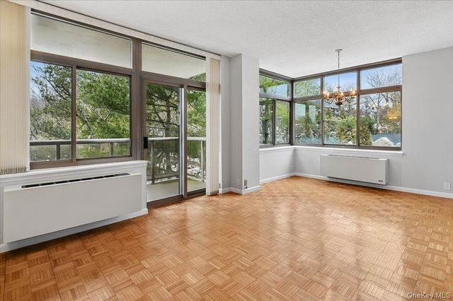 35 N Chatsworth Avenue 5H, Larchmont, NY 10538