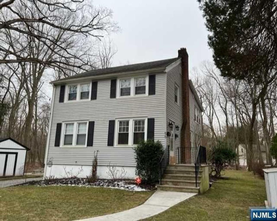 56 Lindeman Avenue, Closter, NJ 07624