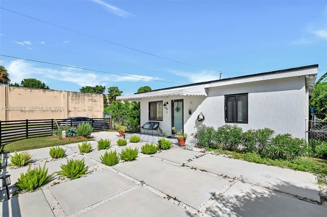 595 NW 101st St 0, Miami, FL 33150
