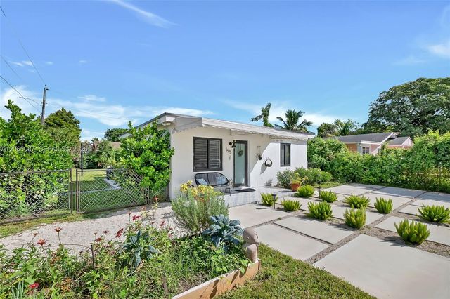595 NW 101st St 0, Miami, FL 33150