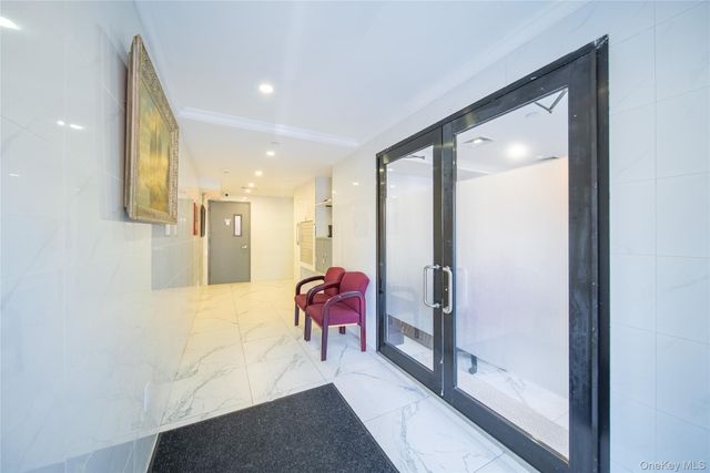 14610 35 Avenue 4B, Flushing, NY 11354