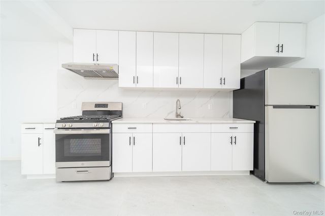 14610 35 Avenue 4B, Flushing, NY 11354