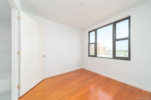 14610 35 Avenue 4B, Flushing, NY 11354