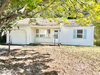 213 Hamilton Drive, Toms River, NJ 08753