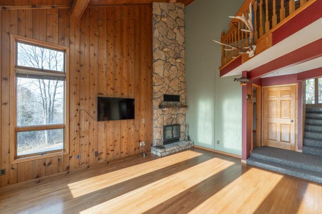 W12041 497th Avenue, Prescott, WI 54021