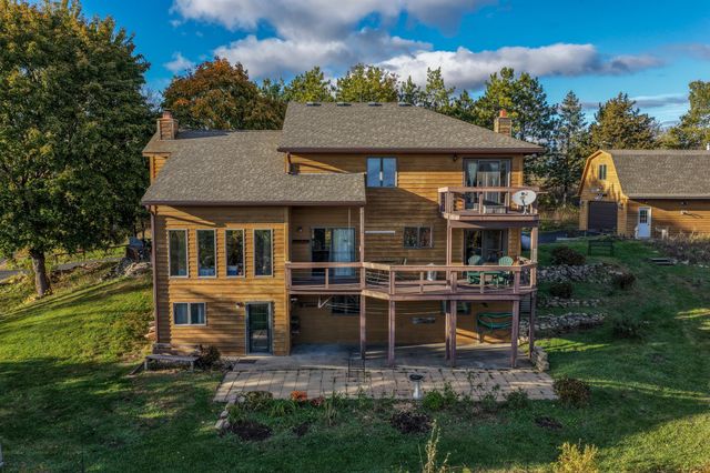 W12041 497th Avenue, Prescott, WI 54021