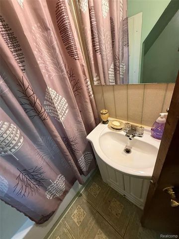 19335 Ryan Road, Detroit, MI 48234