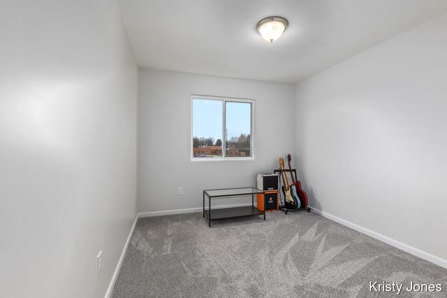 426 Oak View Drive, Middleville Vlg, MI 49333