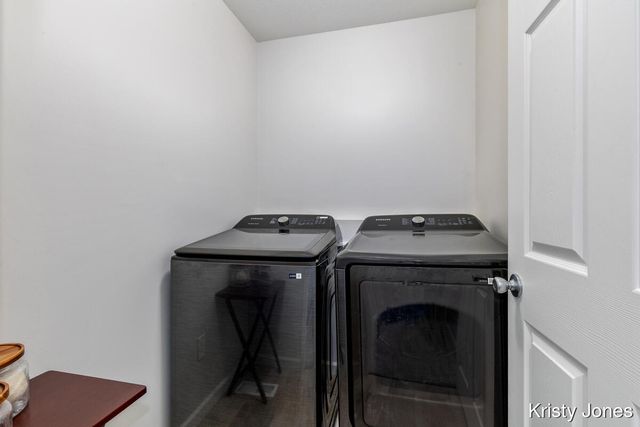 426 Oak View Drive, Middleville Vlg, MI 49333