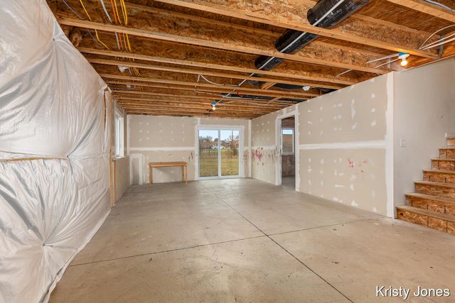 426 Oak View Drive, Middleville Vlg, MI 49333