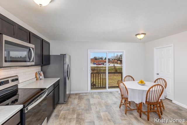 426 Oak View Drive, Middleville Vlg, MI 49333