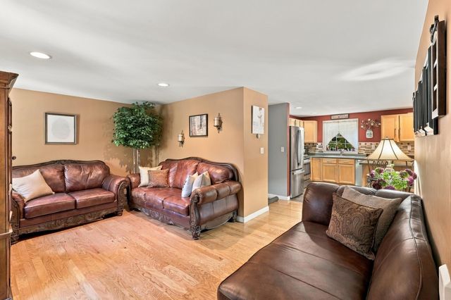 24 Garland Road, Nottingham, NH 03290