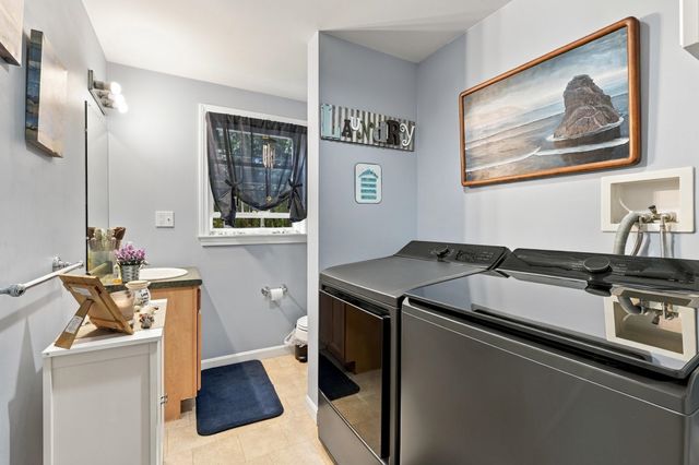 24 Garland Road, Nottingham, NH 03290