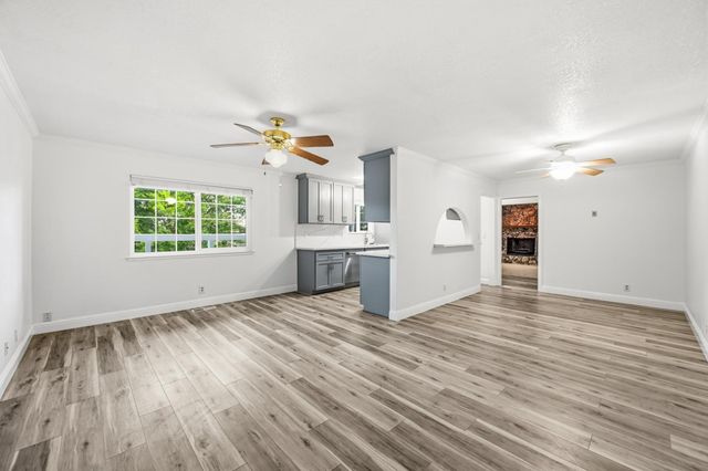 14135 lodgepole Dr, Penn Valley, CA 95946