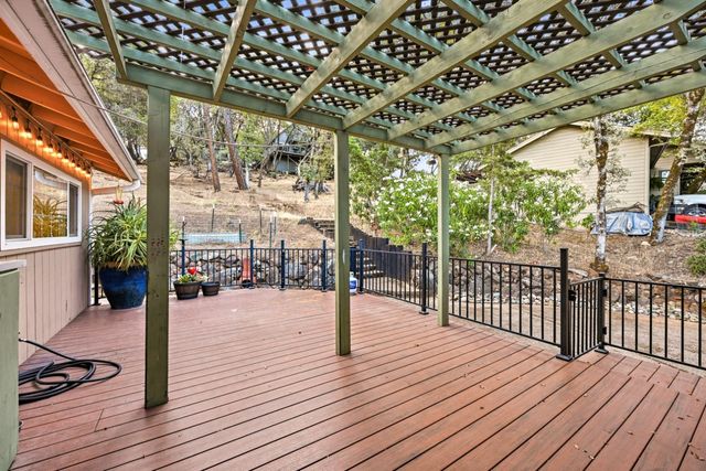14135 lodgepole Dr, Penn Valley, CA 95946
