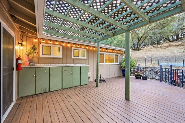 14135 lodgepole Dr, Penn Valley, CA 95946