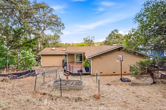 14135 lodgepole Dr, Penn Valley, CA 95946