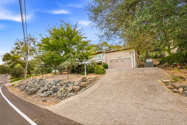 14135 lodgepole Dr, Penn Valley, CA 95946