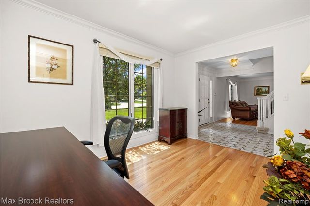 31223 Country Ridge Circle, Farmington Hills, MI 48331