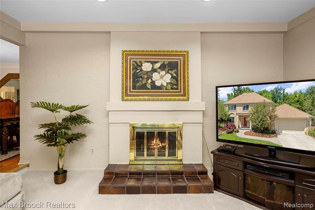31223 Country Ridge Circle, Farmington Hills, MI 48331