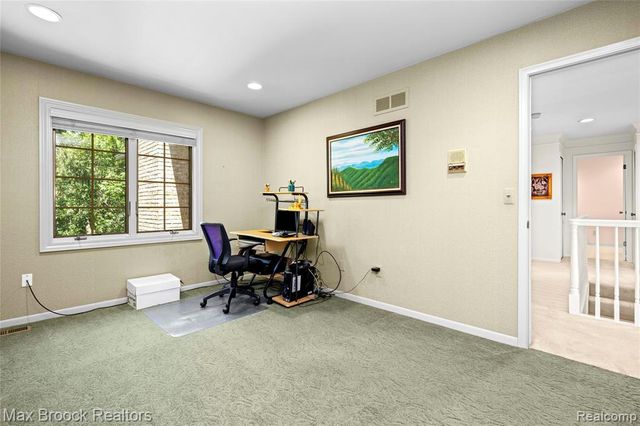 31223 Country Ridge Circle, Farmington Hills, MI 48331