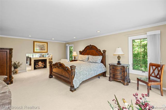 31223 Country Ridge Circle, Farmington Hills, MI 48331